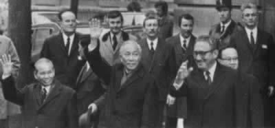 尼克松下令终止轰炸北越（转自：todayonhistory.com）