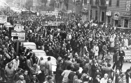 意大利800万工人举行4―8小时全国性大罢工