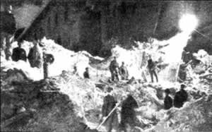 阿尔卑斯山发生巨大雪崩(历史上的今天。中国)