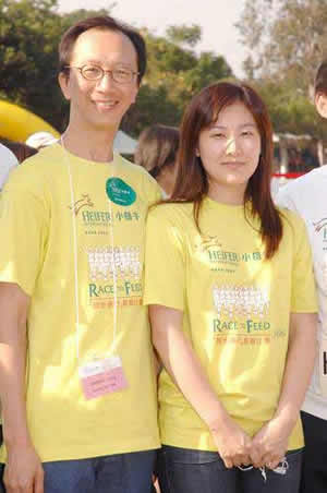 13岁的中国运动员伏明霞成为最年轻的世界冠军