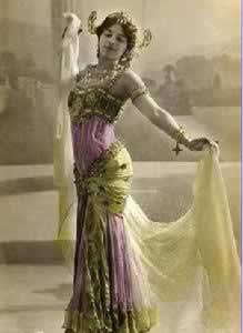 荷兰双重间谍玛塔·哈里被法军枪毙(歷史上的今天。中国)