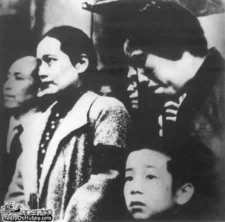 鲁迅在上海病逝