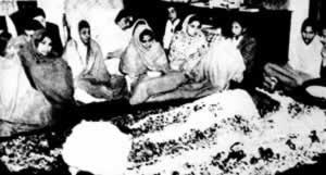 印度民族解放运动领袖甘地诞辰(TodayOnHistory.COM)