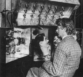 英国发明家贝尔德发明电视(历史上的今天。中國)