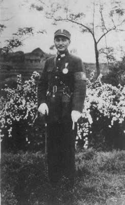 蒋介石发起十万知识青年从军运动