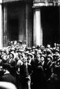 美国股市遭遇“黑色星期四”