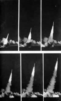 我国向预定海域发射运载火箭成功