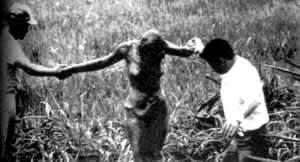 哥伦比亚一火山爆发　致2.5万多人死亡