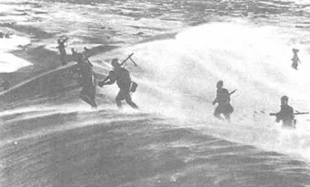 英军在利比亚发动攻势切断敌供给线（历史上的今天。中国）