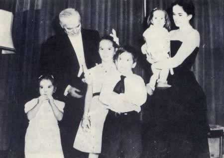 喜剧大师卓别林在瑞士科西耶逝世(历史上的今天。Cn)