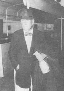 美国小说家德莱塞逝世（历史今天todayonhistory.com）