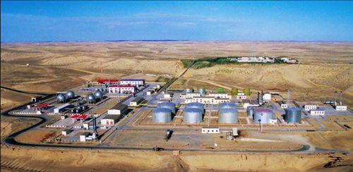1992年12月30日:新疆准噶尔盆地又诞生一个年产百万吨油田&mdash