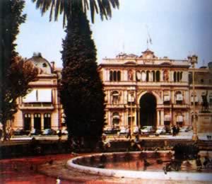 我国与阿根廷建立外交关系