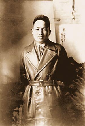 范长江赴陕北采访报道中国革命（历史上的今天。中国）