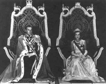 路易·蒙巴顿勋爵被任命为最后一任印度总督