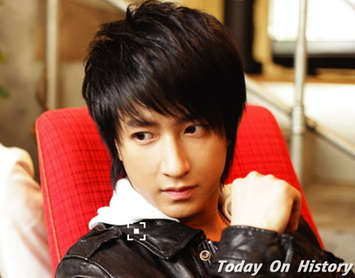 中国流行歌手、演员韩庚出生