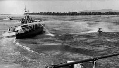 珍宝岛自卫反击战开始（TodayinHistory.cn）