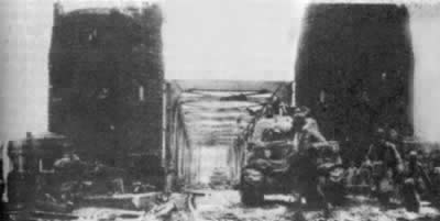 美军横渡莱茵河(转自：todayonhistory.com)
