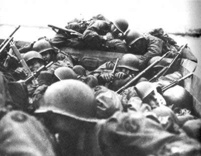 美军横渡莱茵河(转自：todayonhistory.com)