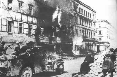 苏军向柏林发起总攻(TodayOnHistory.COM)