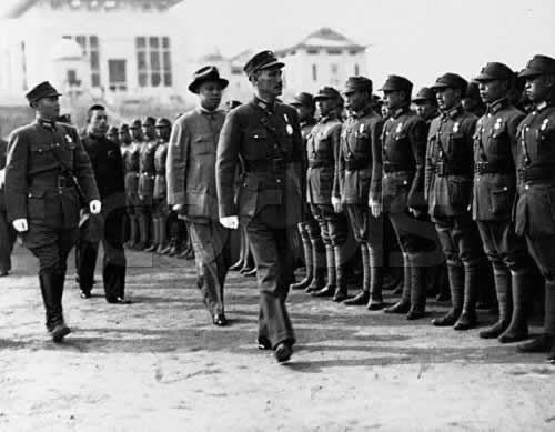 人民英雄纪念碑建成(TodayinHistory.cn)