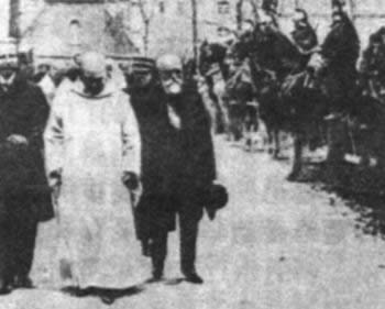 法国开始关闭所有的修道院(TodayinHistory.cn)