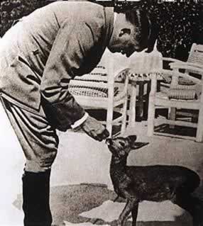 战争狂人希特勒在柏林自杀