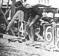 美国泳将约翰尼·韦斯摩勒一天创三项世界纪录