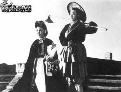 黄梅戏表演艺术家严凤英被迫害致死