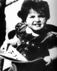 美国第一位女国务卿奥尔布赖特诞辰