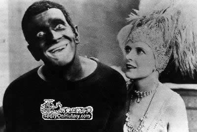 华纳制片公司推出了电影史上第一部有声片