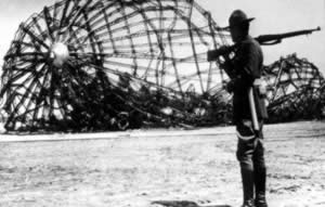 “兴登堡”号被焚毁(TodayinHistory.cn)