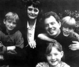 英国首相布莱尔诞辰(TodayOnHistory.COM)