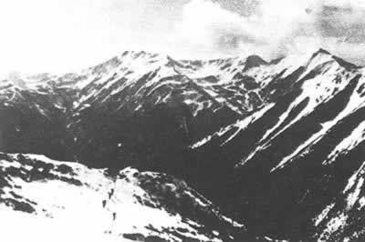 红一方面军翻越夹金山与红四方面军会师(TodayOnHistory.COM)