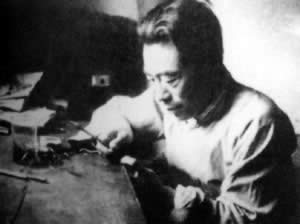 闻一多参加李公朴追悼会中遇刺身亡