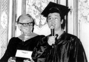 法国时装设计师皮尔&middot;卡丹诞辰(TodayinHistory.cn)