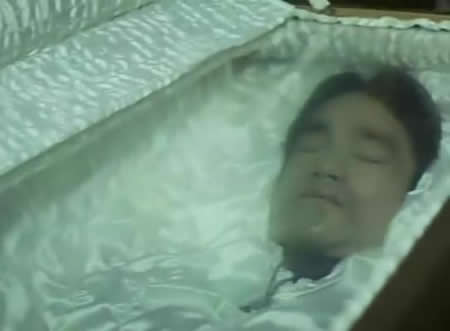 世界著名的动作电影明星李小龙猝然离世