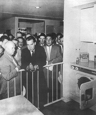 赫鲁晓夫和尼克松展开厨房辩论