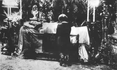 好莱坞大影星鲁道夫·瓦伦蒂诺去世