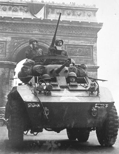 盟军解放巴黎(Todayonhistory.com)