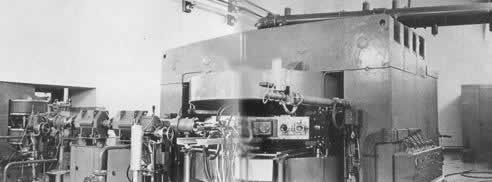 中国第一座原子反应堆回旋加速器开始运转