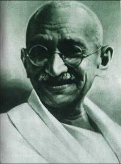 英国人逮捕甘地(Todayonhistory.com)