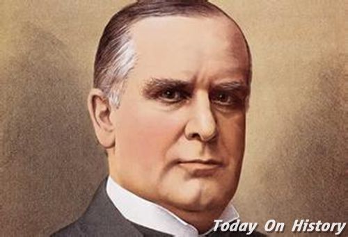   1901年9月14日美国第25任（第29届）总统、“繁荣总统”威廉·麦金莱被无政府主义者刺杀，西奥多·罗斯福 他继任成为美国总统，时年42岁。