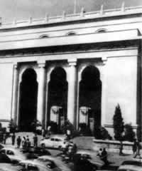 中共“八大”提出当前主要矛盾不再是阶级斗争