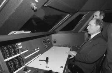 高速火车在法国首次露面