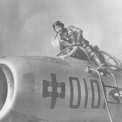 中国成功试制新型喷气式飞机